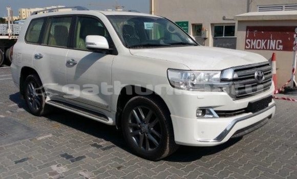 Buy Import Toyota Land Cruiser White Car in Import - Dubai in Baa Buy Import Toyota Land Cruiser White Car in Import - Dubai in Baa