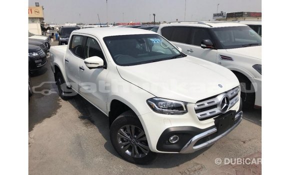 Buy Import Mercedes-Benz 250 White Car in Import - Dubai in Baa Buy Import Mercedes-Benz 250 White Car in Import - Dubai in Baa