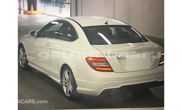 Buy Import Mercedes-Benz 190 White Car in Import - Dubai in Baa Buy Import Mercedes-Benz 190 White Car in Import - Dubai in Baa