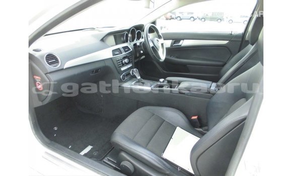 Buy Import Mercedes-Benz 190 White Car in Import - Dubai in Baa Buy Import Mercedes-Benz 190 White Car in Import - Dubai in Baa