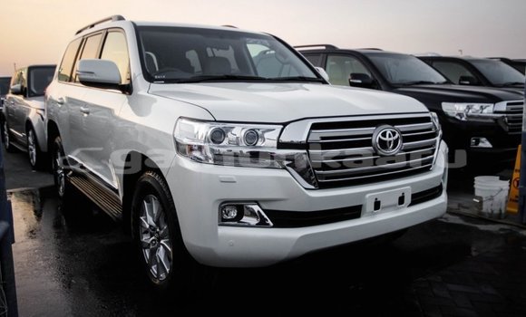 Buy Import Toyota Land Cruiser White Car in Import - Dubai in Baa Buy Import Toyota Land Cruiser White Car in Import - Dubai in Baa