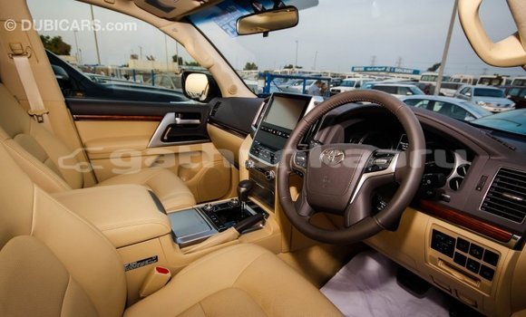 Buy Import Toyota Land Cruiser White Car in Import - Dubai in Baa Buy Import Toyota Land Cruiser White Car in Import - Dubai in Baa