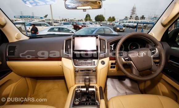 Buy Import Toyota Land Cruiser White Car in Import - Dubai in Baa Buy Import Toyota Land Cruiser White Car in Import - Dubai in Baa