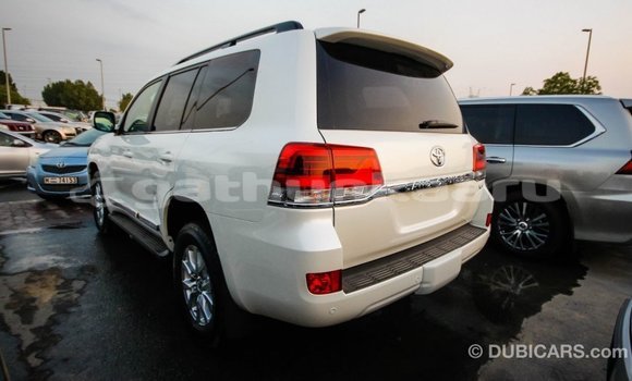 Buy Import Toyota Land Cruiser White Car in Import - Dubai in Baa Buy Import Toyota Land Cruiser White Car in Import - Dubai in Baa