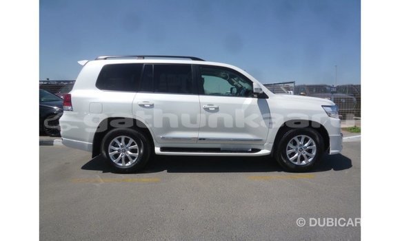 Buy Import Toyota Land Cruiser White Car in Import - Dubai in Baa Buy Import Toyota Land Cruiser White Car in Import - Dubai in Baa