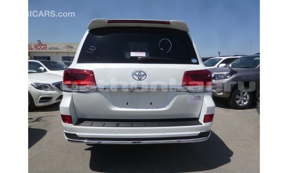 Buy Import Toyota Land Cruiser White Car in Import - Dubai in Baa Buy Import Toyota Land Cruiser White Car in Import - Dubai in Baa