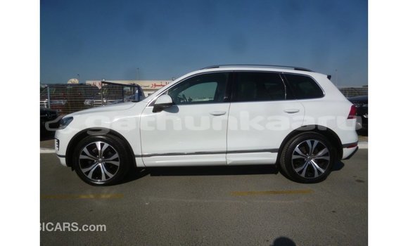 Buy Import Volkswagen Touareg White Car in Import - Dubai in Baa Buy Import Volkswagen Touareg White Car in Import - Dubai in Baa