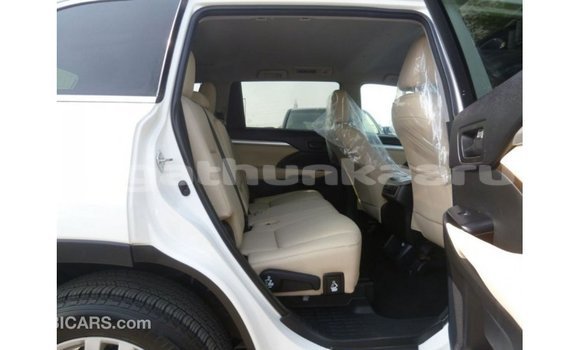 Buy Import Toyota Kluger White Car in Import - Dubai in Baa Buy Import Toyota Kluger White Car in Import - Dubai in Baa