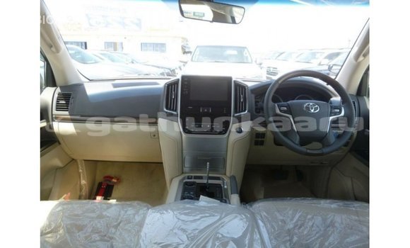 Buy Import Toyota Land Cruiser White Car in Import - Dubai in Baa Buy Import Toyota Land Cruiser White Car in Import - Dubai in Baa