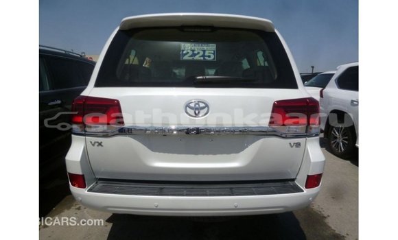 Buy Import Toyota Land Cruiser White Car in Import - Dubai in Baa Buy Import Toyota Land Cruiser White Car in Import - Dubai in Baa