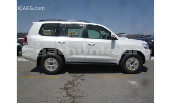 Buy Import Toyota Land Cruiser White Car in Import - Dubai in Baa Buy Import Toyota Land Cruiser White Car in Import - Dubai in Baa