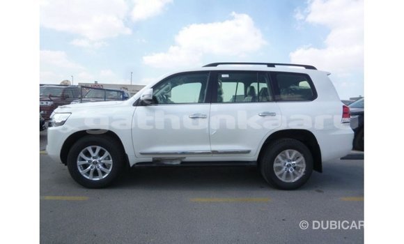 Buy Import Toyota Land Cruiser White Car in Import - Dubai in Baa Buy Import Toyota Land Cruiser White Car in Import - Dubai in Baa