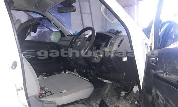 Buy Used Toyota Hiace White Car in Fuvammulah in Ghaviyani Buy Used Toyota Hiace White Car in Fuvammulah in Ghaviyani