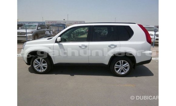 Buy Import Nissan Evalia White Truck in Import - Dubai in Baa Buy Import Nissan Evalia White Truck in Import - Dubai in Baa
