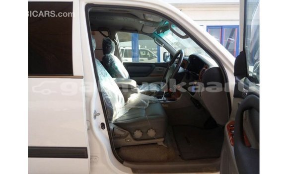 Buy Import Toyota Land Cruiser White Car in Import - Dubai in Baa Buy Import Toyota Land Cruiser White Car in Import - Dubai in Baa