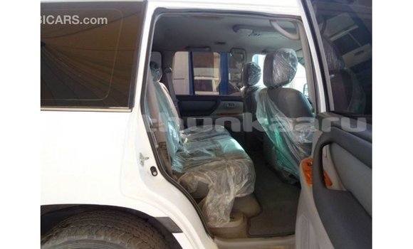 Buy Import Toyota Land Cruiser White Car in Import - Dubai in Baa Buy Import Toyota Land Cruiser White Car in Import - Dubai in Baa