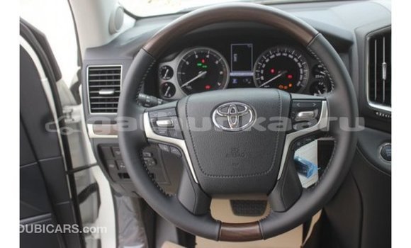 Buy Import Toyota Land Cruiser White Car in Import - Dubai in Baa Buy Import Toyota Land Cruiser White Car in Import - Dubai in Baa