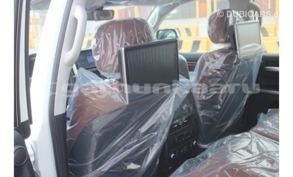Buy Import Toyota Land Cruiser White Car in Import - Dubai in Baa Buy Import Toyota Land Cruiser White Car in Import - Dubai in Baa
