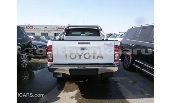 Buy Import Toyota Hilux White Car in Import - Dubai in Baa Buy Import Toyota Hilux White Car in Import - Dubai in Baa