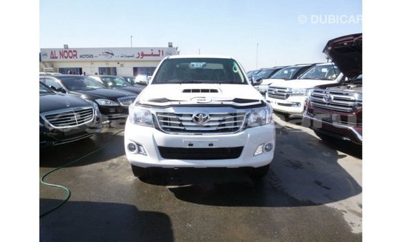 Buy Import Toyota Hilux White Car in Import - Dubai in Baa Buy Import Toyota Hilux White Car in Import - Dubai in Baa
