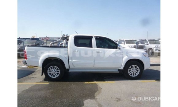 Buy Import Toyota Hilux White Car in Import - Dubai in Baa Buy Import Toyota Hilux White Car in Import - Dubai in Baa