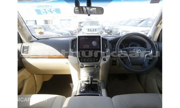 Buy Import Toyota Land Cruiser White Car in Import - Dubai in Baa Buy Import Toyota Land Cruiser White Car in Import - Dubai in Baa