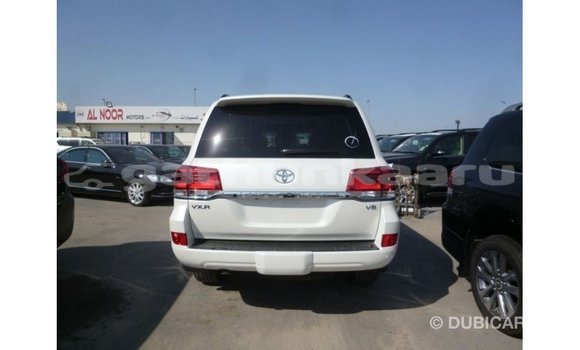 Buy Import Toyota Land Cruiser White Car in Import - Dubai in Baa Buy Import Toyota Land Cruiser White Car in Import - Dubai in Baa