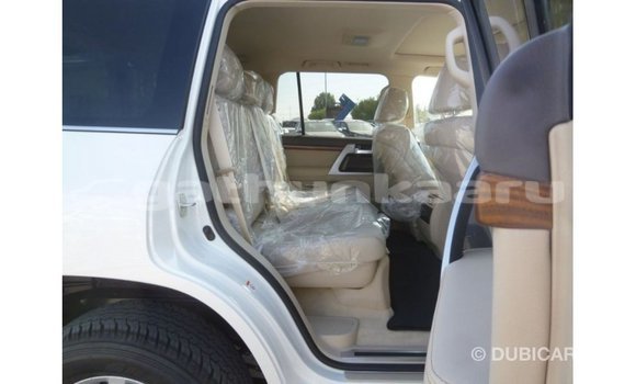 Buy Import Toyota Land Cruiser White Car in Import - Dubai in Baa Buy Import Toyota Land Cruiser White Car in Import - Dubai in Baa