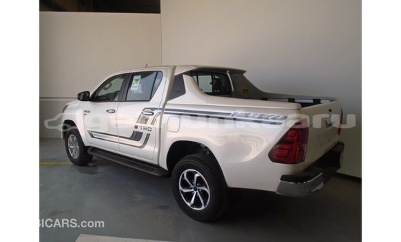 Buy Import Toyota Hilux White Car in Import - Dubai in Baa Buy Import Toyota Hilux White Car in Import - Dubai in Baa