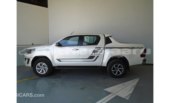 Buy Import Toyota Hilux White Car in Import - Dubai in Baa Buy Import Toyota Hilux White Car in Import - Dubai in Baa