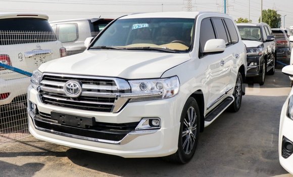 Buy Import Toyota Land Cruiser White Car in Import - Dubai in Baa Buy Import Toyota Land Cruiser White Car in Import - Dubai in Baa