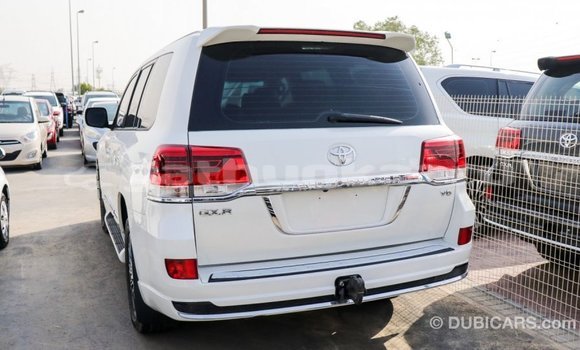 Buy Import Toyota Land Cruiser White Car in Import - Dubai in Baa Buy Import Toyota Land Cruiser White Car in Import - Dubai in Baa