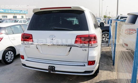 Buy Import Toyota Land Cruiser White Car in Import - Dubai in Baa Buy Import Toyota Land Cruiser White Car in Import - Dubai in Baa