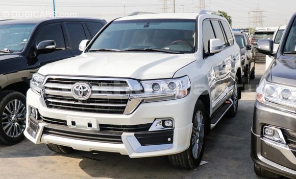 Buy Import Toyota Land Cruiser White Car in Import - Dubai in Baa Buy Import Toyota Land Cruiser White Car in Import - Dubai in Baa