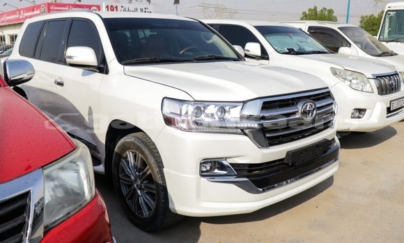 Buy Import Toyota Land Cruiser White Car in Import - Dubai in Baa Buy Import Toyota Land Cruiser White Car in Import - Dubai in Baa