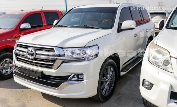 Buy Import Toyota Land Cruiser White Car in Import - Dubai in Baa Buy Import Toyota Land Cruiser White Car in Import - Dubai in Baa