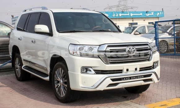 Buy Import Toyota Land Cruiser White Car in Import - Dubai in Baa Buy Import Toyota Land Cruiser White Car in Import - Dubai in Baa
