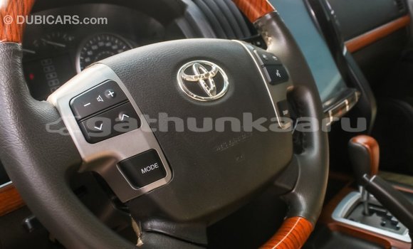 Buy Import Toyota Land Cruiser White Car in Import - Dubai in Baa Buy Import Toyota Land Cruiser White Car in Import - Dubai in Baa