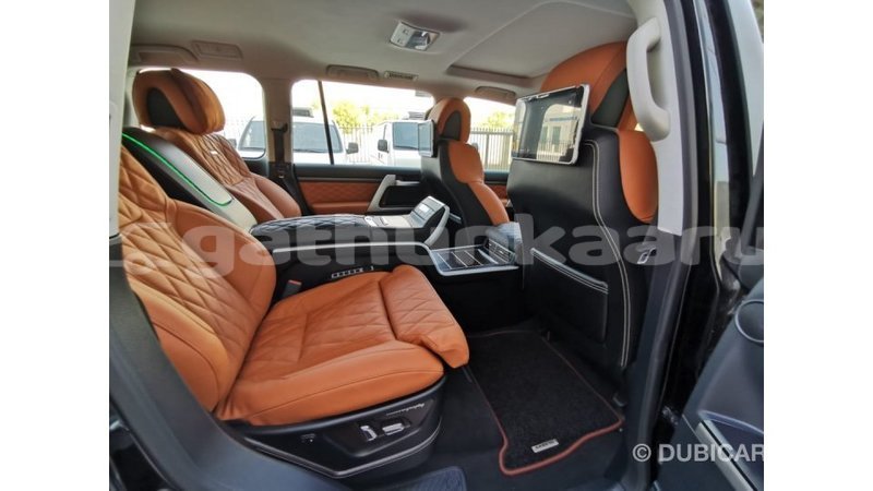 Big with watermark 90221640 8a77 4b29 a555 9a49022301e8