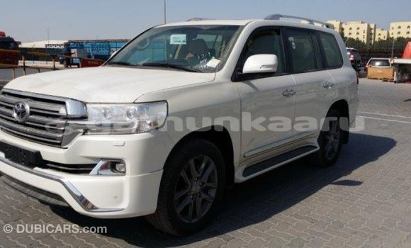 Buy Import Toyota Land Cruiser White Car in Import - Dubai in Baa Buy Import Toyota Land Cruiser White Car in Import - Dubai in Baa