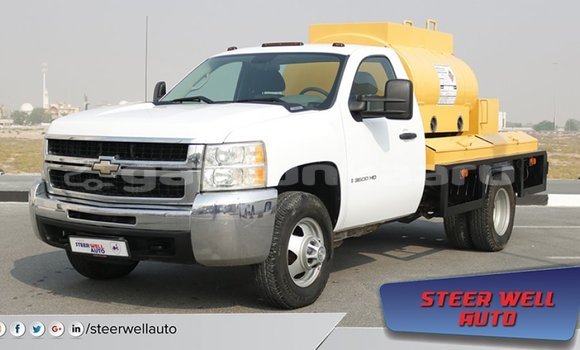 Buy Import Chevrolet Silverado White Car in Import - Dubai in Baa
