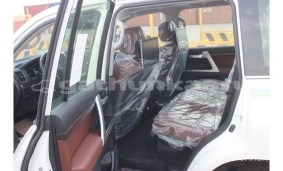 Buy Import Toyota Land Cruiser White Car in Import - Dubai in Baa Buy Import Toyota Land Cruiser White Car in Import - Dubai in Baa