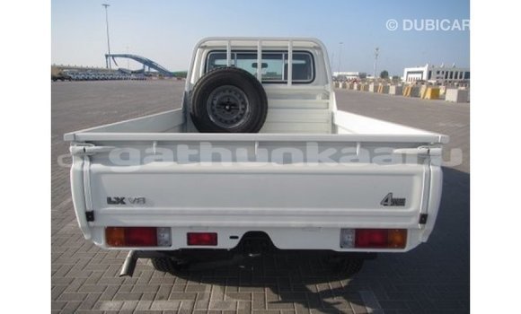 Buy Import Toyota Land Cruiser White Car in Import - Dubai in Baa Buy Import Toyota Land Cruiser White Car in Import - Dubai in Baa