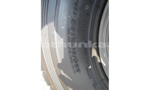 Buy Import Toyota Land Cruiser White Car in Import - Dubai in Baa Buy Import Toyota Land Cruiser White Car in Import - Dubai in Baa