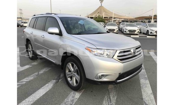 Buy Import Toyota Highlander Other Car in Import - Dubai in Baa Buy Import Toyota Highlander Other Car in Import - Dubai in Baa