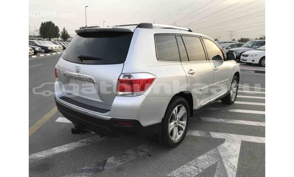 Buy Import Toyota Highlander Other Car in Import - Dubai in Baa Buy Import Toyota Highlander Other Car in Import - Dubai in Baa