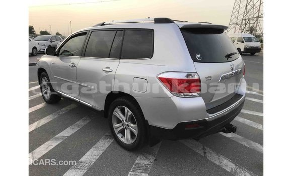 Buy Import Toyota Highlander Other Car in Import - Dubai in Baa Buy Import Toyota Highlander Other Car in Import - Dubai in Baa