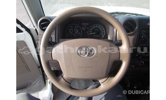 Buy Import Toyota Land Cruiser White Car in Import - Dubai in Baa Buy Import Toyota Land Cruiser White Car in Import - Dubai in Baa