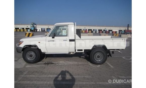 Buy Import Toyota Land Cruiser White Car in Import - Dubai in Baa Buy Import Toyota Land Cruiser White Car in Import - Dubai in Baa