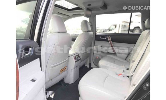 Buy Import Toyota Highlander Black Car in Import - Dubai in Baa Buy Import Toyota Highlander Black Car in Import - Dubai in Baa